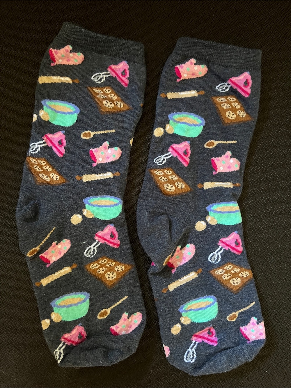 Womwn’s Dark Gray Baking Pattern Crew Socks - Fun Kitchen Motifs - one size